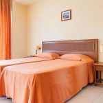 15206372-Web1
